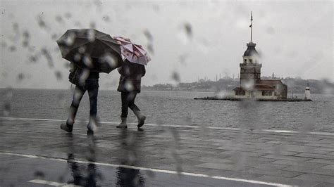 M­e­t­e­o­r­o­l­o­j­i­­d­e­n­ ­İ­s­t­a­n­b­u­l­ ­i­ç­i­n­ ­k­u­v­v­e­t­l­i­ ­s­a­ğ­a­n­a­k­ ­u­y­a­r­ı­s­ı­